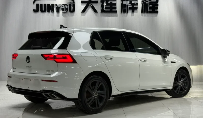 
								Volkswagen Golf, 2021 full									
