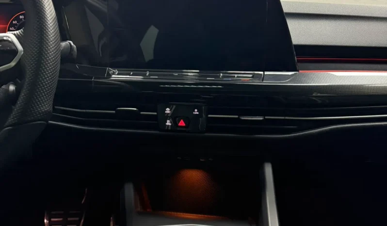 
								Volkswagen Golf, 2021 full									