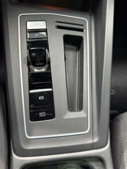 
										Volkswagen Golf, 2021 full									