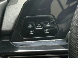 
										Volkswagen Golf, 2021 full									