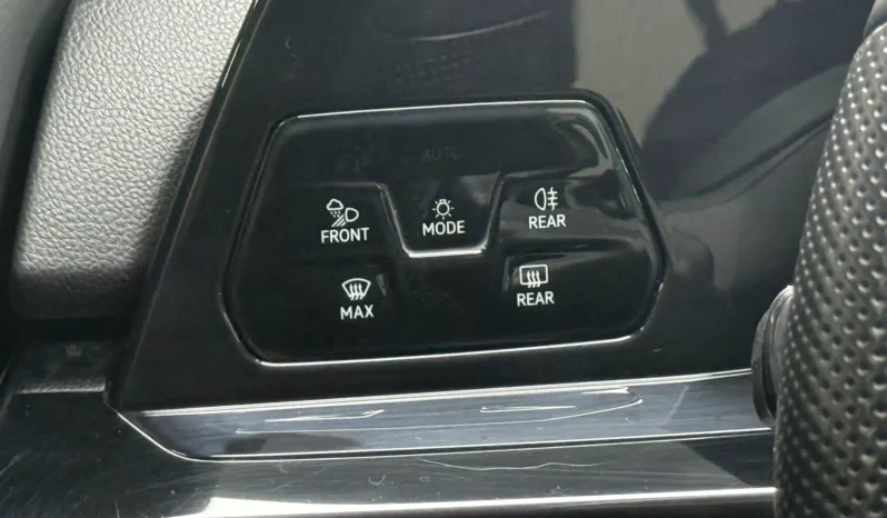 
								Volkswagen Golf, 2021 full									