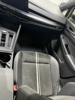 
										Volkswagen Golf, 2021 full									