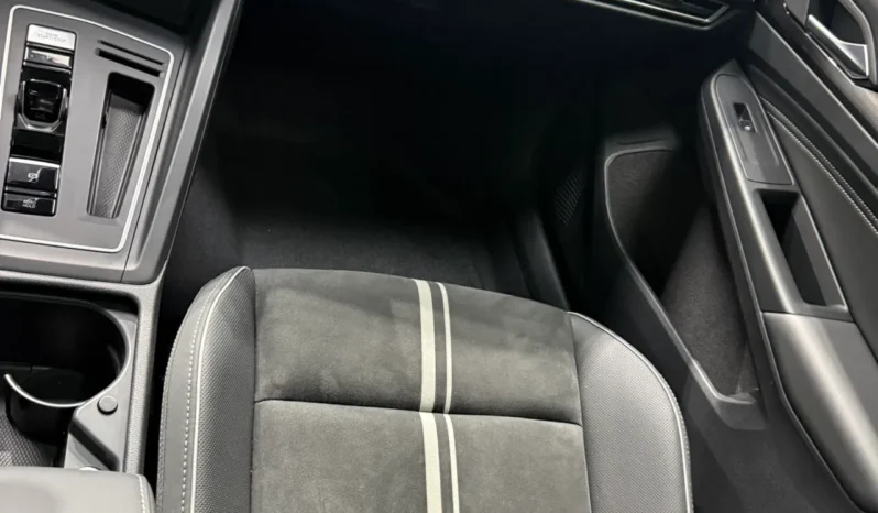 
								Volkswagen Golf, 2021 full									