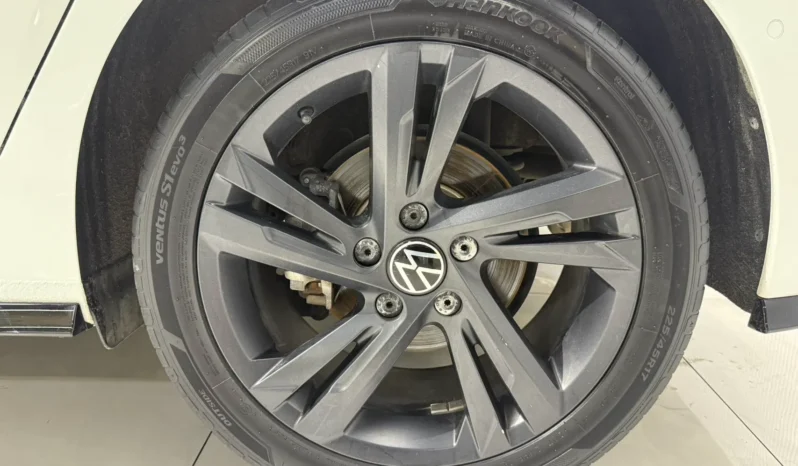 
								Volkswagen Golf, 2021 full									
