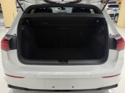 
										Volkswagen Golf, 2021 full									