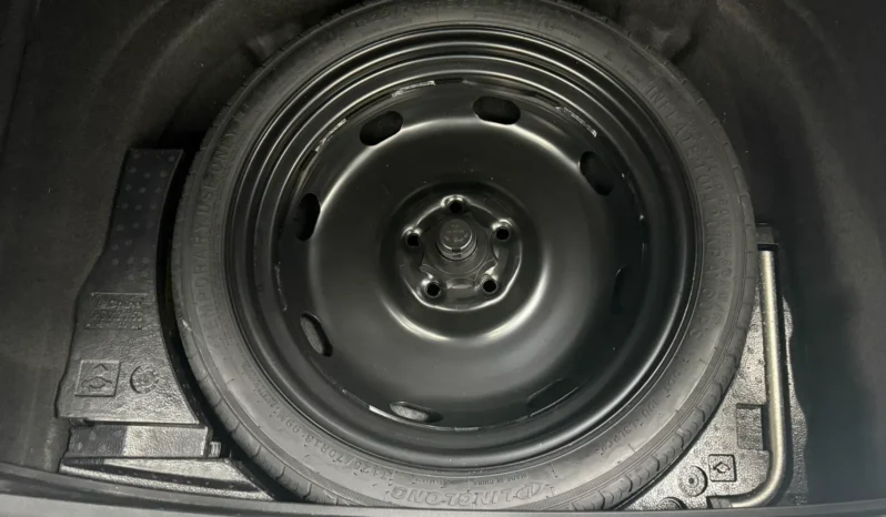 
								Volkswagen Golf, 2021 full									