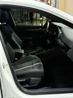 
										Volkswagen Golf, 2021 full									