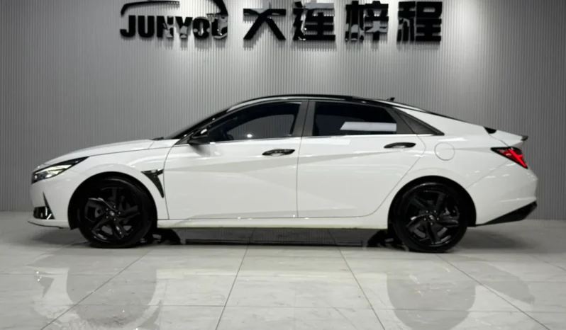 
								Hyundai Elantra, 2021 full									