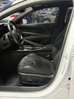 
										Hyundai Elantra, 2021 full									