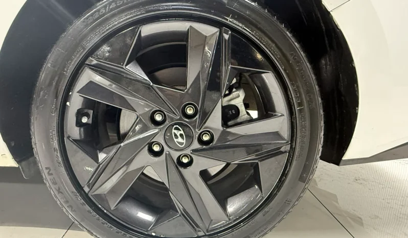
								Hyundai Elantra, 2021 full									