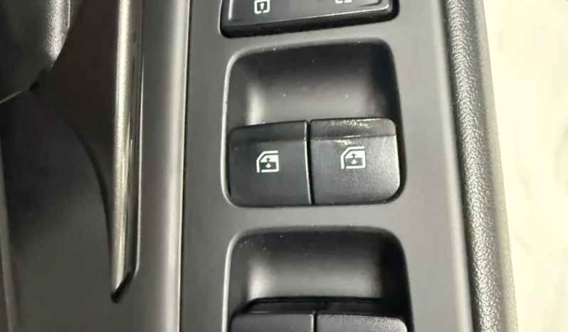 
								Hyundai Elantra, 2021 full									