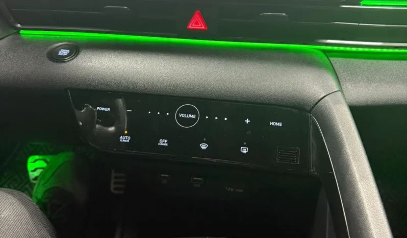 
								Hyundai Elantra, 2021 full									