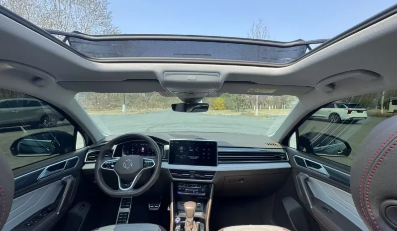 
								Volkswagen Tiguan L, 2021 full									