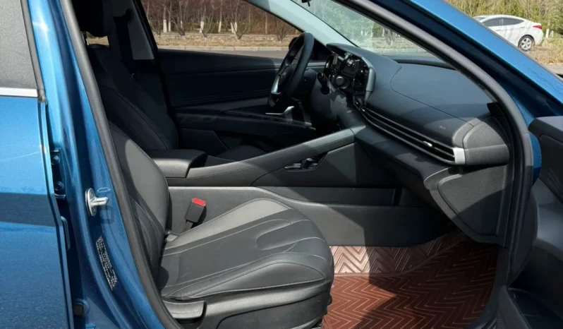 
								Hyundai  Elantra, 2021 full									