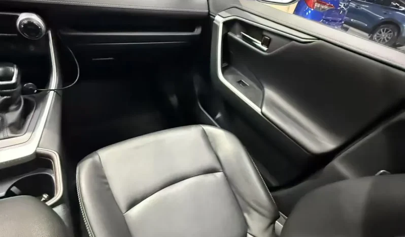 
								Toyota RAV4, 2021 full									