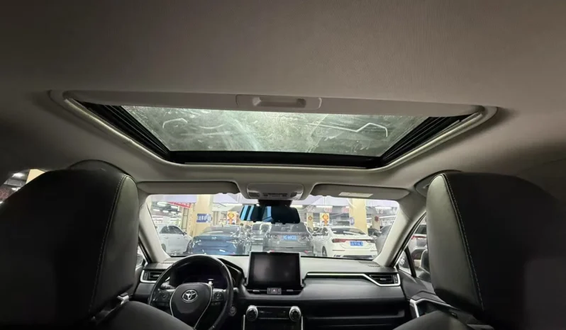 
								Toyota RAV4, 2021 full									