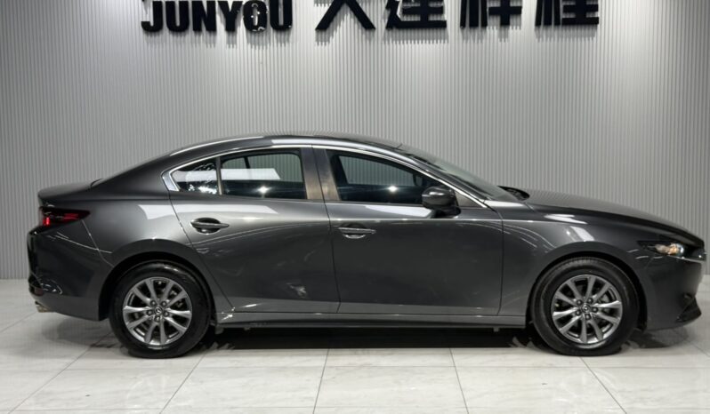 
								Mazda3 Axela 2021.10 full									
