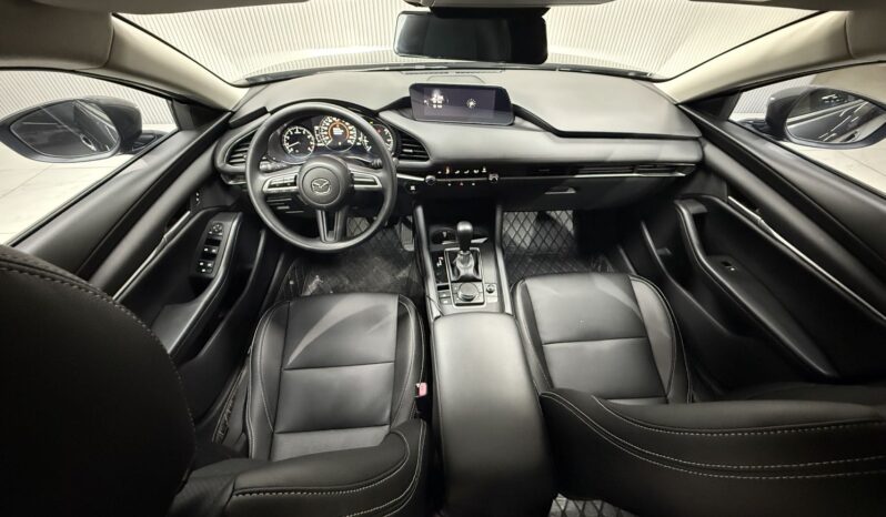 
								Mazda3 Axela 2021.10 full									