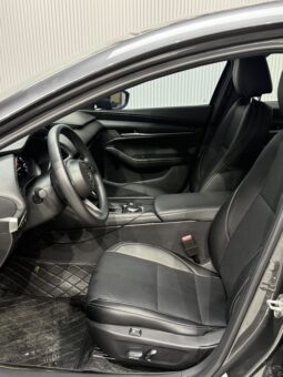 
										Mazda3 Axela 2021.10 full									