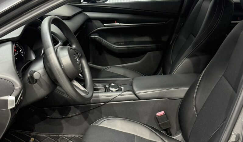 
								Mazda3 Axela 2021.10 full									